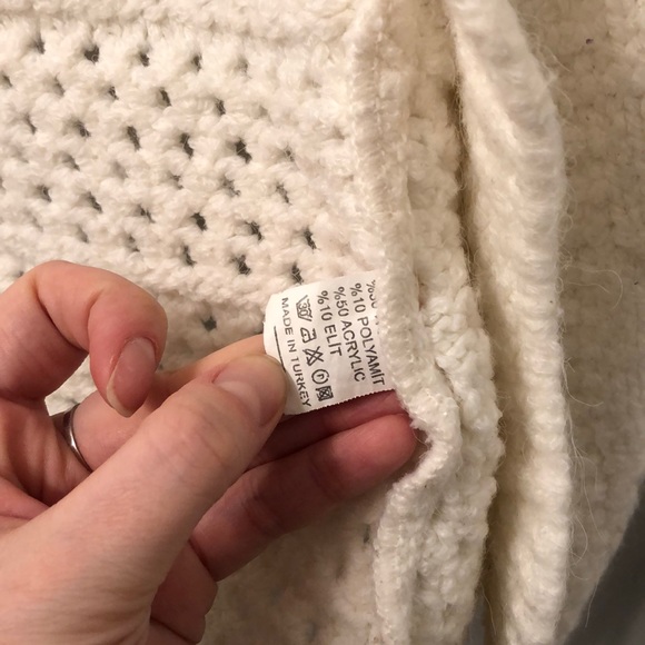 Beautiful White Crochet Jacket - Picture 6 of 7
